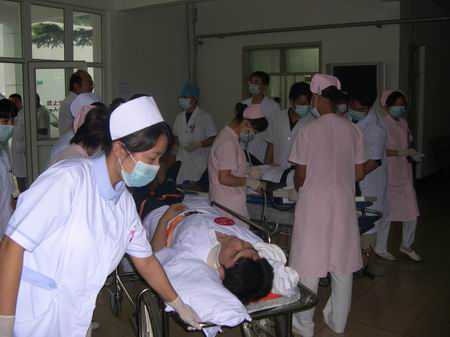 为什么青岛取消三代试管了,青岛供卵包生女儿,
              有宫颈癌但子宫没问